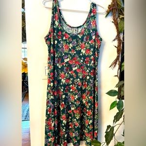 💐 Flowery summer dress